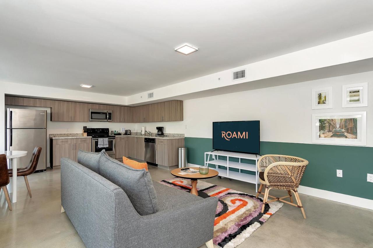 Roami At Grove 27 Apartment Miami Exterior foto