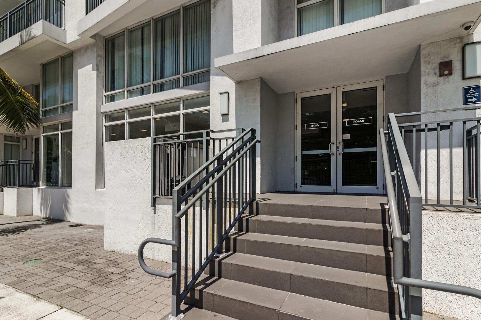 Roami At Grove 27 Apartment Miami Exterior foto