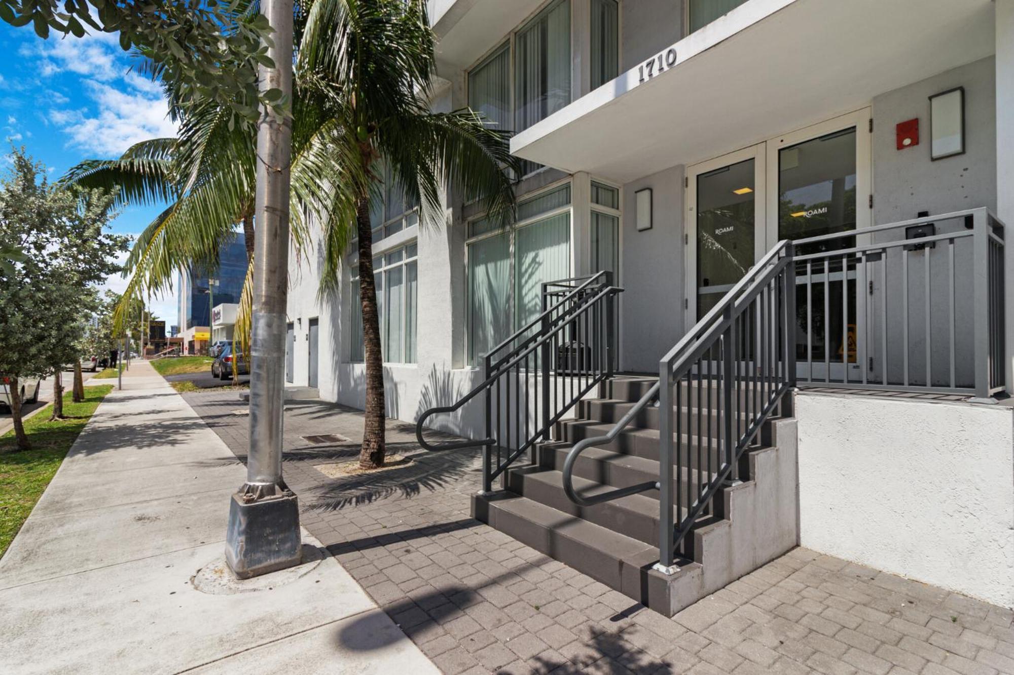 Roami At Grove 27 Apartment Miami Exterior foto