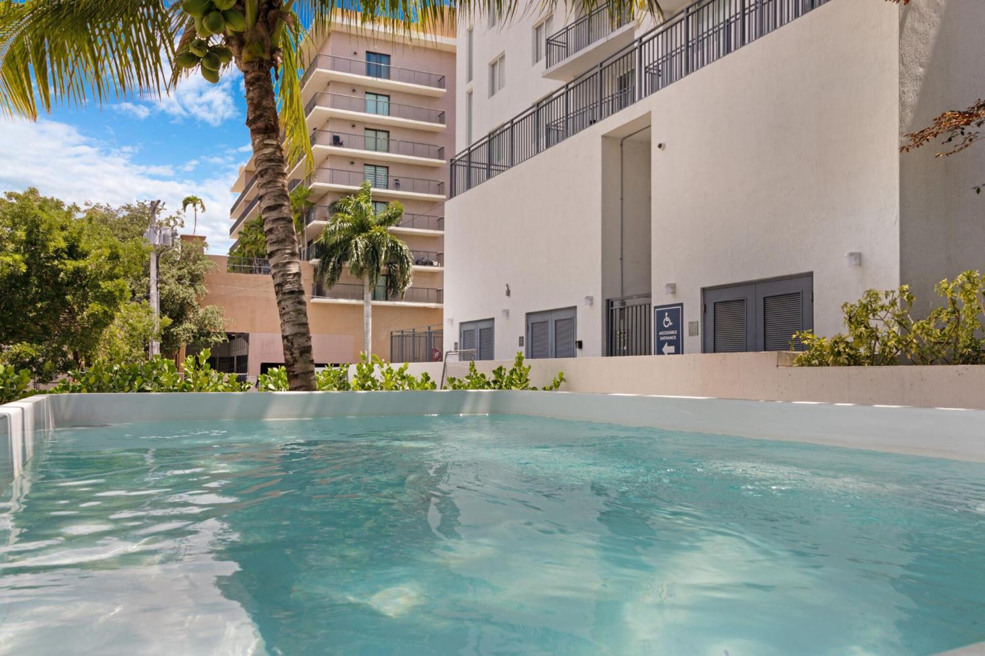 Roami At Grove 27 Apartment Miami Exterior foto